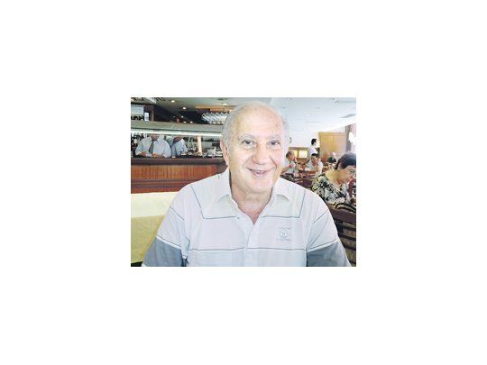 Enrique Espina Rawson: «Me cansé de ver libros sobre los cien mejores tangos, y que nadie se ocupara de las peores letras que tienen algunos. Inclusive muy famosos, como ‘La cumparsita’, que tiene una parte que es incantable».