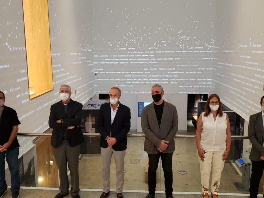 Los fundadores del Instituto de Diálogo Interreligioso (IDI), padre Guillermo Marcó, Rabino Daniel Goldman y dirigente islámico y legislador Omar Abboud, recorrieron el Museo del Holocausto de Buenos Aires junto al presidente del Museo, Marcelo Mindlin; la directora y secretaria Fabiana Mindlin y el director Jonathan Karszenbaum.