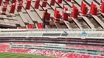La FIFA ha ordenado retirar los asientos con publicidad de Banorte en el estadio, ya que este tipo de anuncios no está permitido dentro de las normas del organismo durante sus competencias oficiales.