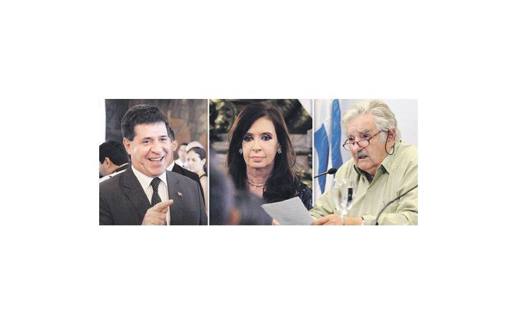 Cristina de Kirchner regresará a las cumbres internacionales con el encuentro del Mercocur en Caracas el 17 de enero. José Mujica quiere un encuentro a solas, Horacio Cartes apura trámites.