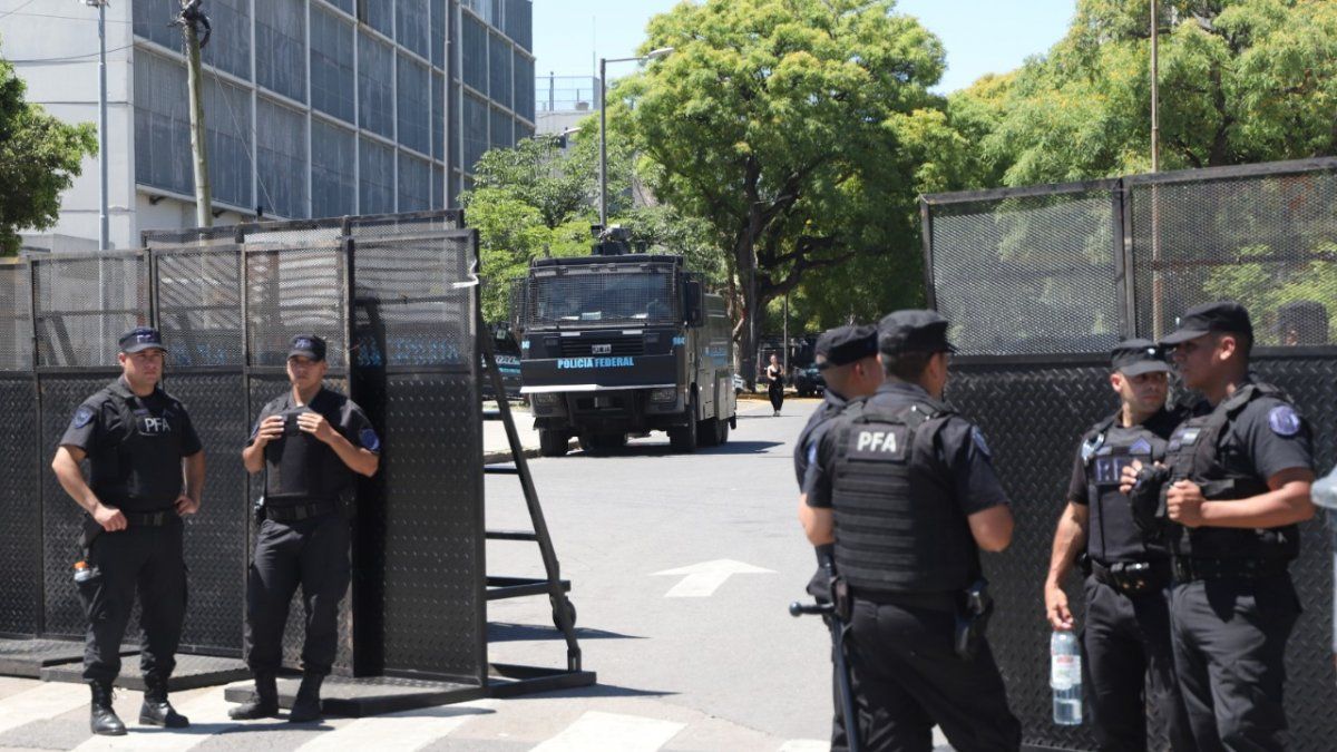 Vialidad: Tras La Sentencia Contra Cristina, Organizaciones Sociales Se ...