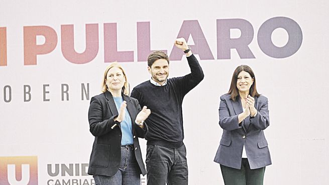 final. Pullaro (arriba) cerró campaña en Esperanza con un acto sin público transmitido por streaming. Lewandowski (abajo) realizó recorridos por la provincia y no realizó presentación de cierre.