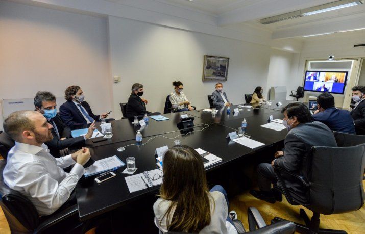 El FdT se reunió hoy en el Ministerio de Economía para definir la propuesta de movilidadprevisional que el Poder Ejecutivo Nacional pondrá a consideración de la Comisión BicameralMixta de Movilidad Previsional.&nbsp;
