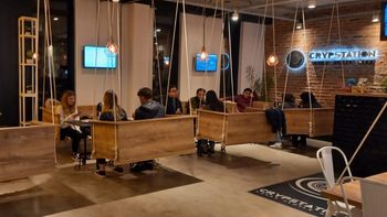 CrypStation, el primer cripto café de Argentina, inaugura el 23 de noviembre, su segunda sucursal en el Dot Baires Shopping.