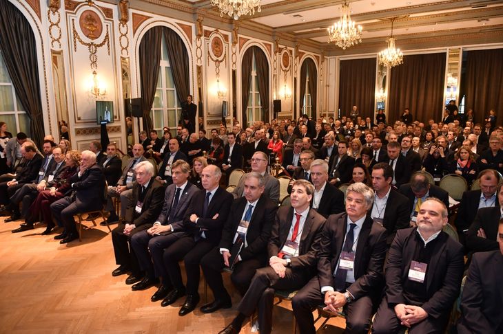 El Coloquio del Centro de Investigaciones para el Desarrollo del Seguro (CIDES), realizado en el Hotel Alvear. El Coloquio del Centro de Investigaciones para el Desarrollo del Seguro (CIDES), realizado en el Hotel Alvear.