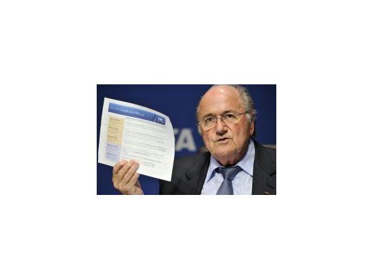 Respira tranquilo. Blatter no será investigado por el COI por el caso de la comercializadora ISL/ISMM.
