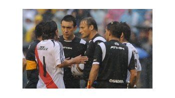 Iba a ser su octavo Boca - River.