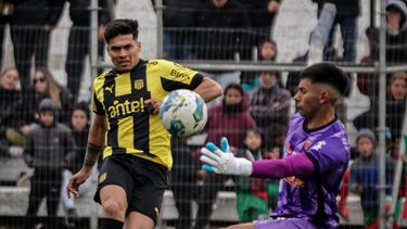 Uruguay prepara el regreso del fútbol profesional con test a los jugadores