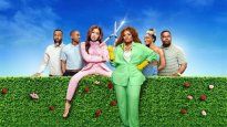 Los Khumalos, protagonizada por Khanyi Mbau y Ayanda Borotho, refleja la importancia de la familia y la cultura.&nbsp;
