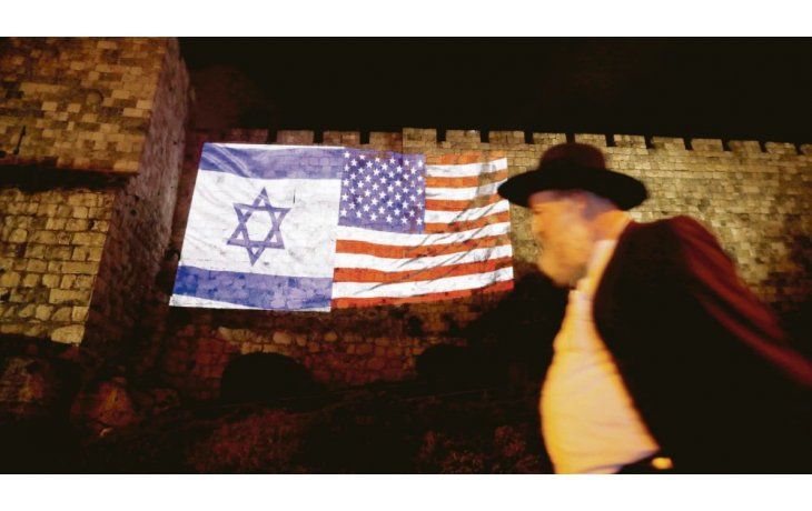 ámbito.com | EUFORIA. La Municipalidad de Jerusalén proyectó ayer las banderas de Israel y de Estados Unidos sobre las murallas de la Ciudad Vieja.