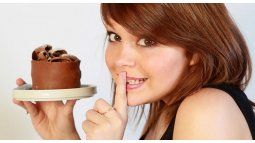 Sweet cravings appear as a result of stress and anxiety. Sweet cravings appear as a result of stress and anxiety.