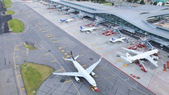 en colombia hay alarma por la llegada de casos de coronavirus en aviones