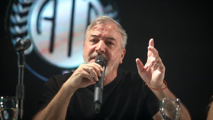 Rodolfo Aguiar, secretario general de ATE Nacional, cuestion&oacute; el deterioro salarial y las condiciones laborales de los trabajadores de ANAC.