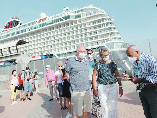 Regreso. Después de 15 meses, un crucero llegó a Málaga, en lo que marca el regreso de la actividad. Los pasajeros pueden bajar a tierra pero en burbujas.