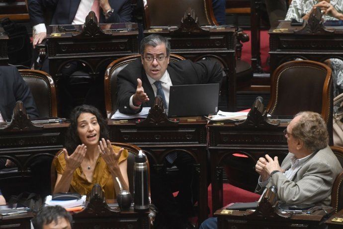 A la espera de la votación, continúa la sesión en la Cámara de Diputados. 