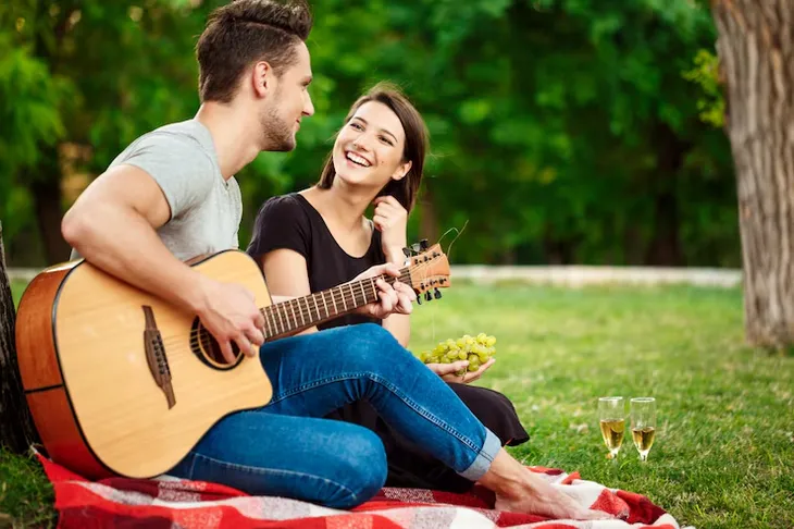 The musical activities in couple help the development of the couple. The musical activities in couple help the development of the couple.