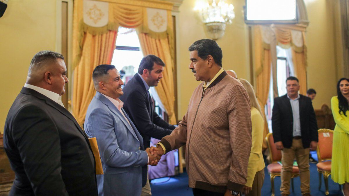 Nicolás Maduro met with leaders of the independent opposition