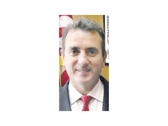 Francisco Pérezhizo lugar a una medida cautelar de UCR, que lo considera inconstitucional