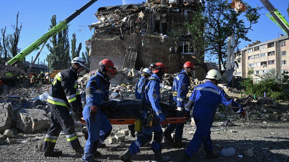 Russia intensifies its offensive against Ukraine and causes at least 14 dead in bombardments to kyiv