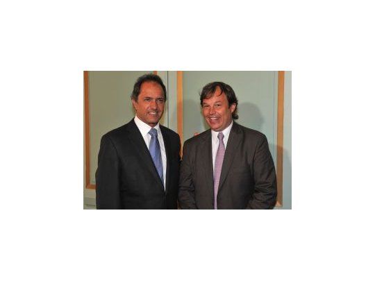 El gobernador Daniel Scioli junto al concejal electo Mariano Cascallares.