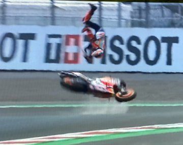 Impactante caída del español Marc Márquez en el MotoGP.