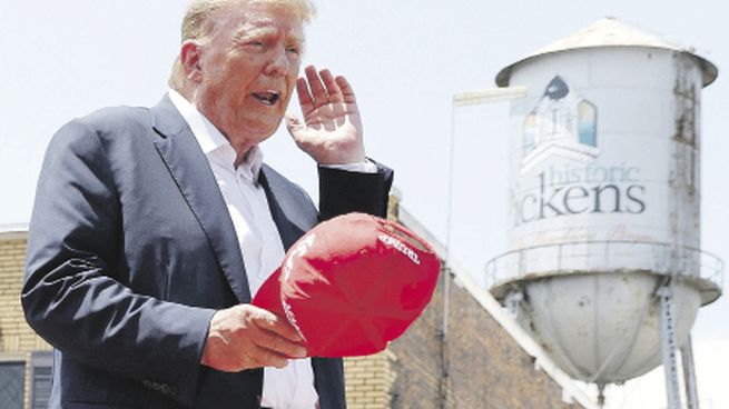 LÍDER. Donald Trump es favorito entre los republicanos para competir en las elecciones de 2024.