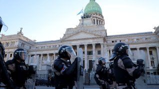 Efectivos de la Prefectura durante un operativo frente al Congreso de la Nación, en marzo de este año.