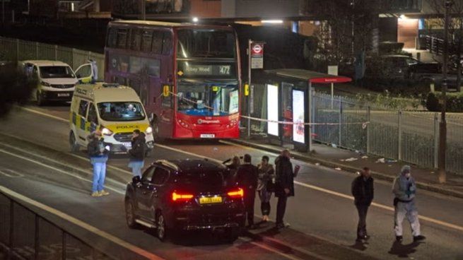 La víctima fue asesinada en uno de los conocidos autobuses rojos de dos pisos.&nbsp;