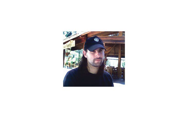 ámbito.com | Hugo Simkin, especialista en comics y diseñador de juegos para celulares: «escribir el guión de un videojuego es tan complejo como el de una película».