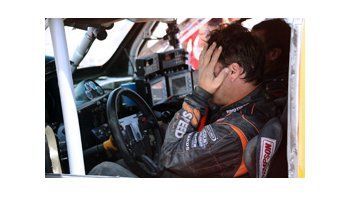 Robby Gordon, al finalizar la décima etapa. Aguarda por la apelación del fallo.