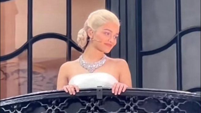 Rachel Zegler surprised people singing “don’t cry for me, Argentina” from a balcony