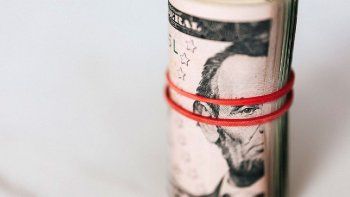 pese al cepo, aumenta la compra de dolar ahorro
