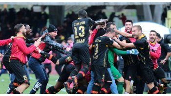 Con un agónico gol de su arquero, logró su primer punto