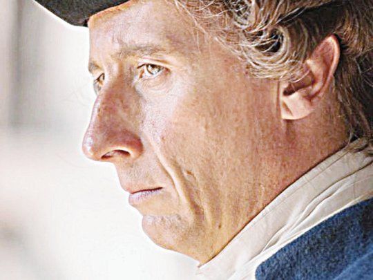 Washington. Nicholas Rowe tiene a su cargo el papel protagónico.