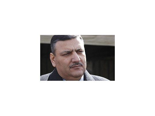 Riad Hijab y otros miembros del gabinete del presidente sirio huyeron a Jordania en medio de la violencia que azota al país.