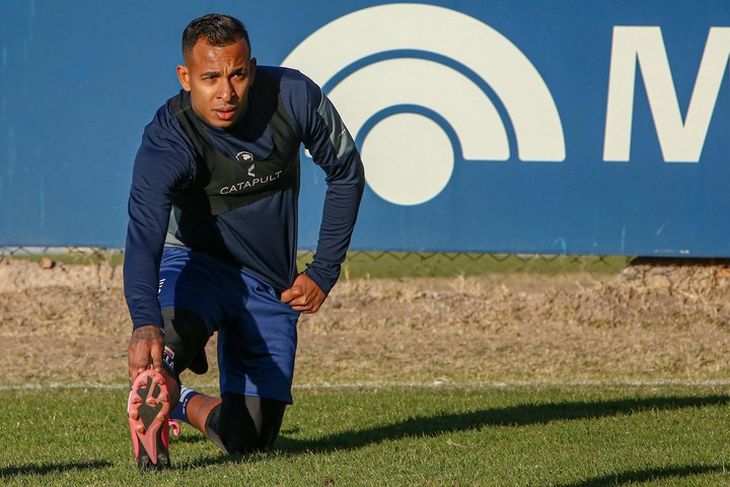 Sebastián Villa realizó ejercicios físicos y fútbol con pelota, en espacios reducidos, a la par del plantel de Independiente Rivadavia, en Mendoza.