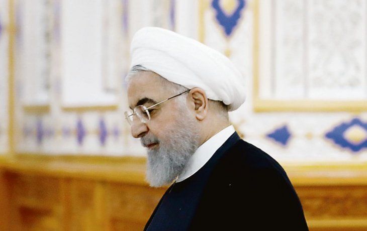 PRESIÓN. El presidente Hasán Rohaní celebró en su momento el acuerdo nuclear alcanzado con Occidente. Pero tras la salida de EE.UU. y la reimposición de sanciones, los sectores conservadores iraníes presionan para abandonar el entendimiento definitivamente.&nbsp;