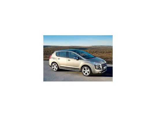 El Peugeot 3008 es un crossover compacto y volumétrico. Supone una oferta nueva e innovadora no sólo en la marca, sino en el conjunto del mercado automovilístico actual.