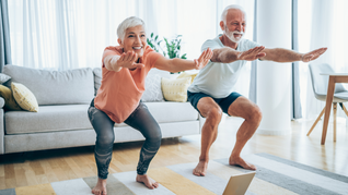 Ejercicios para entrenar el equilibrio en casa.