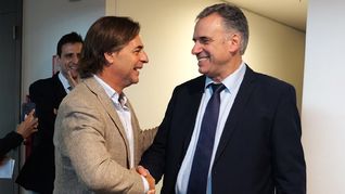 ámbito.com | Luis Lacalle Pou Yamandú Orsi