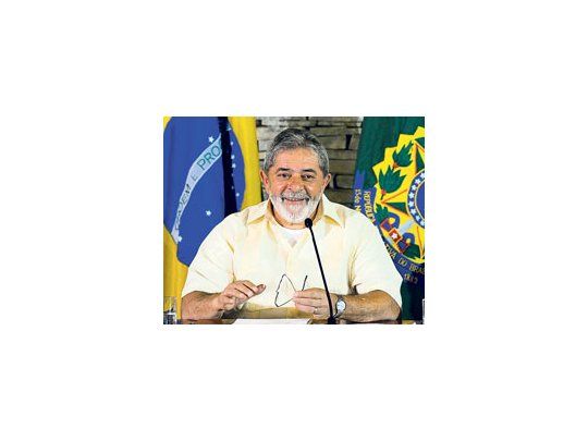 ¿Liberal?, ¿estatista?, ¿estadista?, ¿de izquierda? Difícil encasillarlo. En la foto, Luiz Inácio Lula da Silva antes de reunirse el lunes con su gabinete en la Granja do Torto, Brasilia.