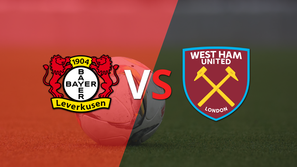 Tie at 0 at the beginning of the second half between Bayer Leverkusen and West Ham United