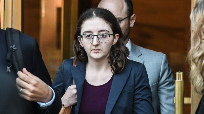 Una mente brillante al mando de decisiones arriesgadas: Caroline Ellison, millones en criptomonedas y un rol clave en la caída de FTX.