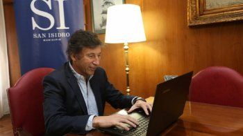 Consultado acerca de su futuro pol&iacute;tico, se&ntilde;al&oacute; que no piensa en ello, aunque aclar&oacute;:&nbsp;&ldquo;Califico para cargos superiores&rdquo;.