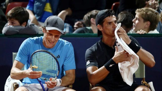 Diego Forlán junto a Federico Coria