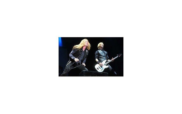 La Rock & Roll All Stars tocó ante 3 mil personas
