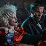 Jessie Buckley y Christian Bale protagonizan la película. Jessie Buckley y Christian Bale protagonizan la película.