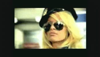 Pamela Anderson, prohibida por ser demasiado sexy