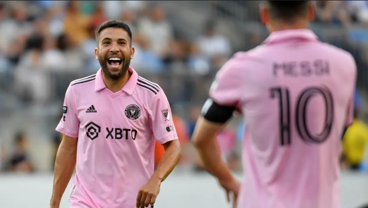 One of the options Gerardo Martino will have at left back for Inter Miami could be Héctor David Martínez, instead of Jordi Alba, Lionel Messi's teammate at Barcelona. 