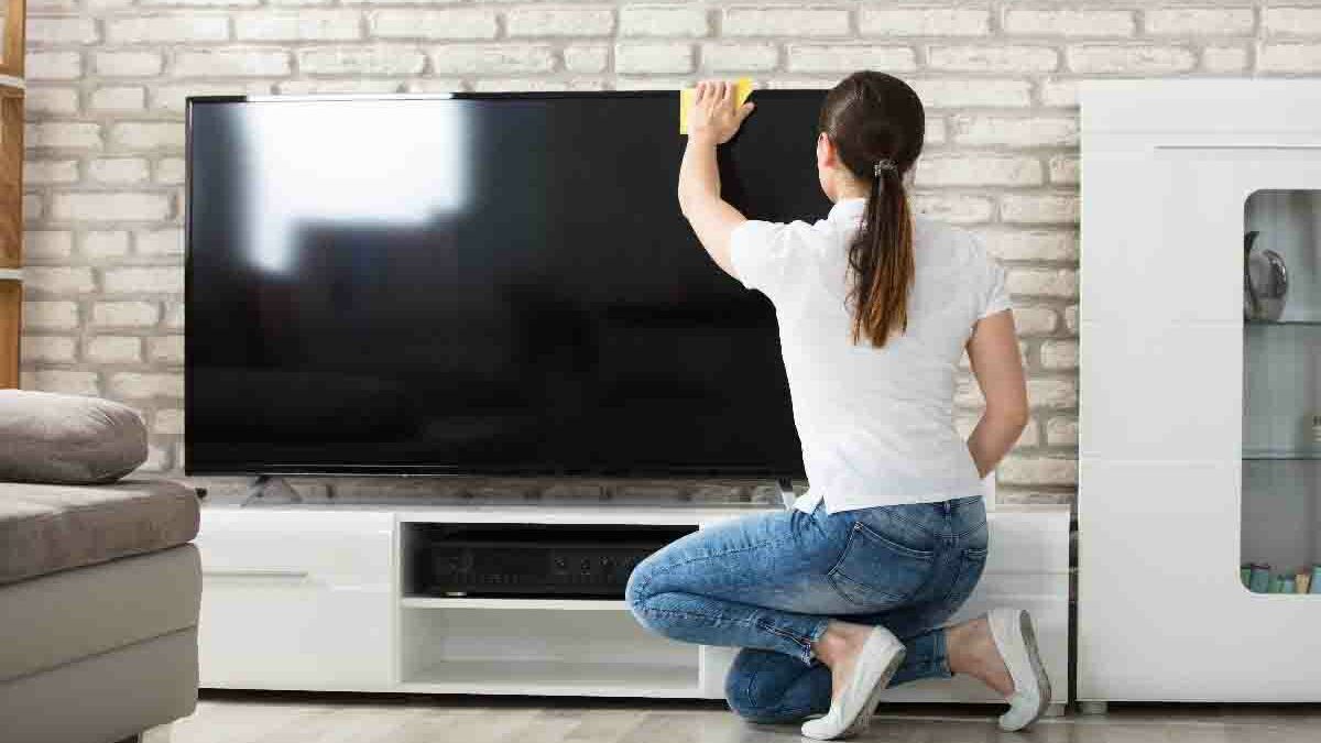 The best trick to whiten yellowed appliances and make them look like new